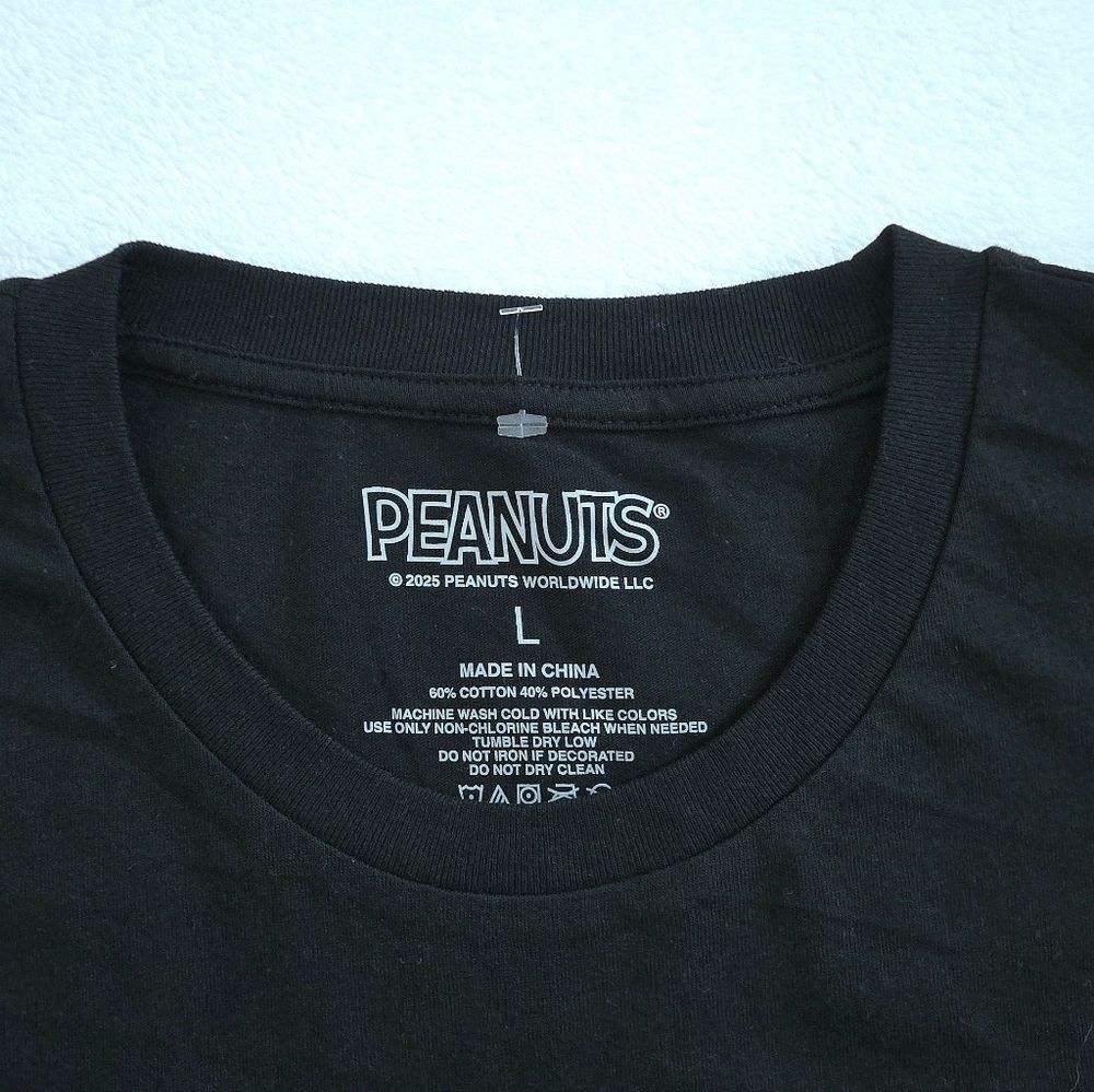 Peanuts "Peanuts Social Club" Graphic Tee👕 - NWOT - Picture 6 of 13